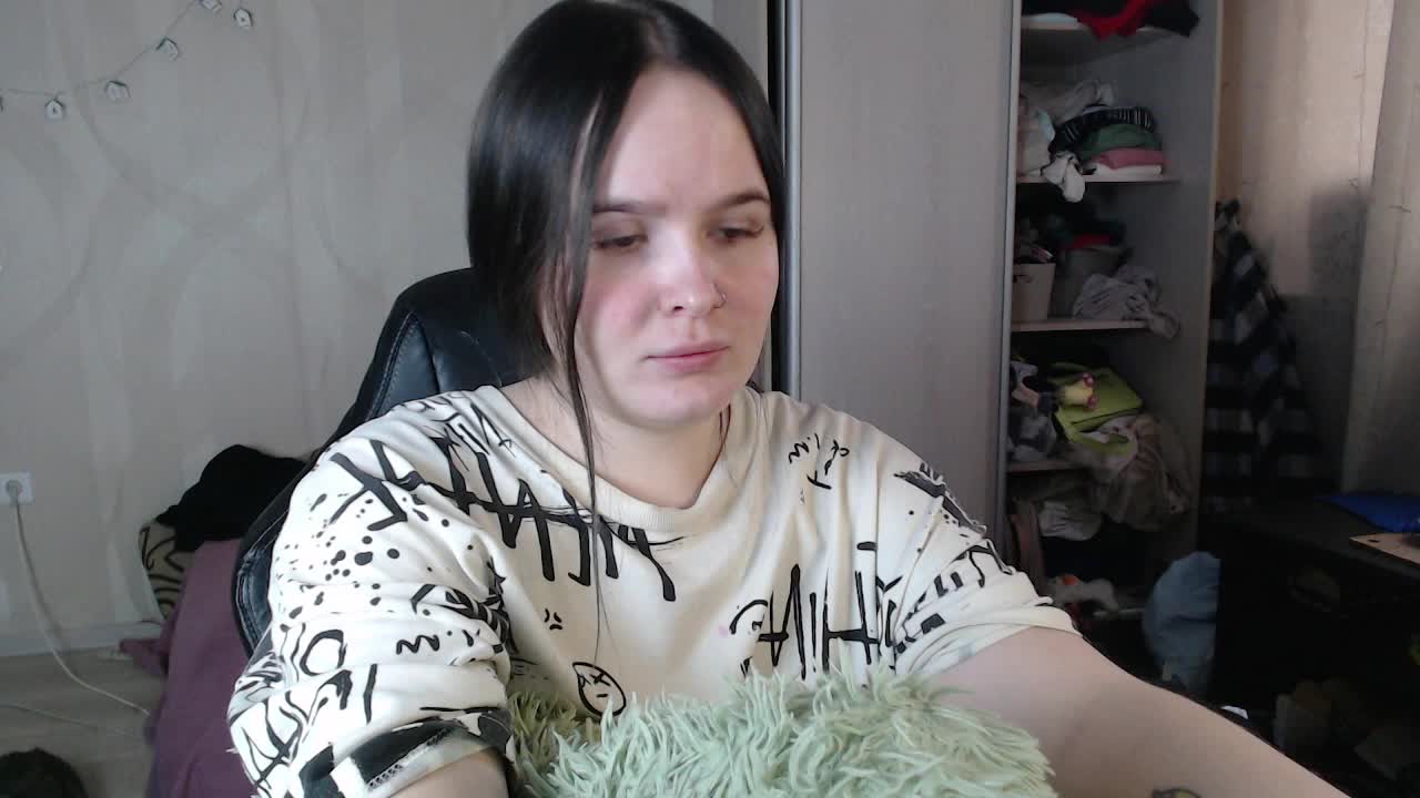 Lizzi-Peach Live Sex January 25, 2026