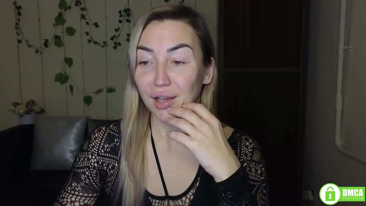 Jullyblondkiss Live Sex January 25, 2026