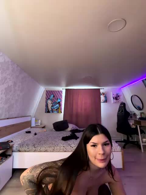 -MaybeBaby- Live Sex January 26, 2026