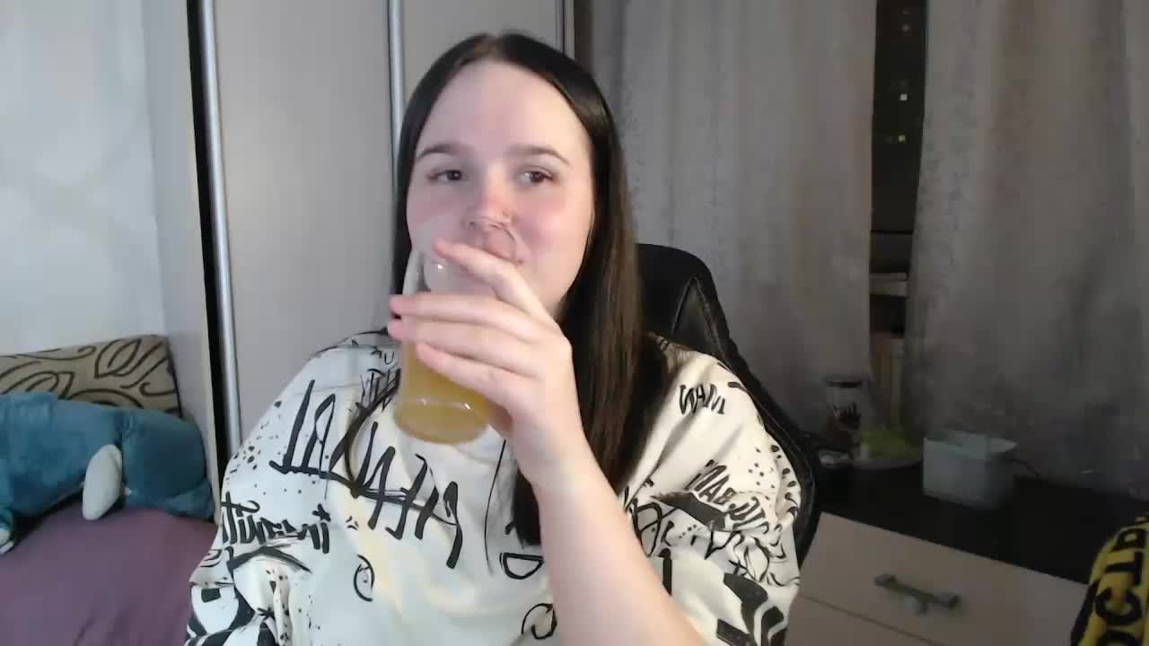 Lizzi-Peach Live Sex January 26, 2026