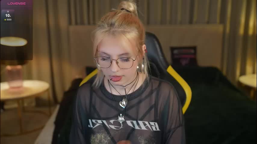 sweetdesiree_ Live Sex January 26, 2026