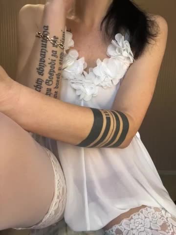 Karolina_Milf Live Sex January 27, 2026