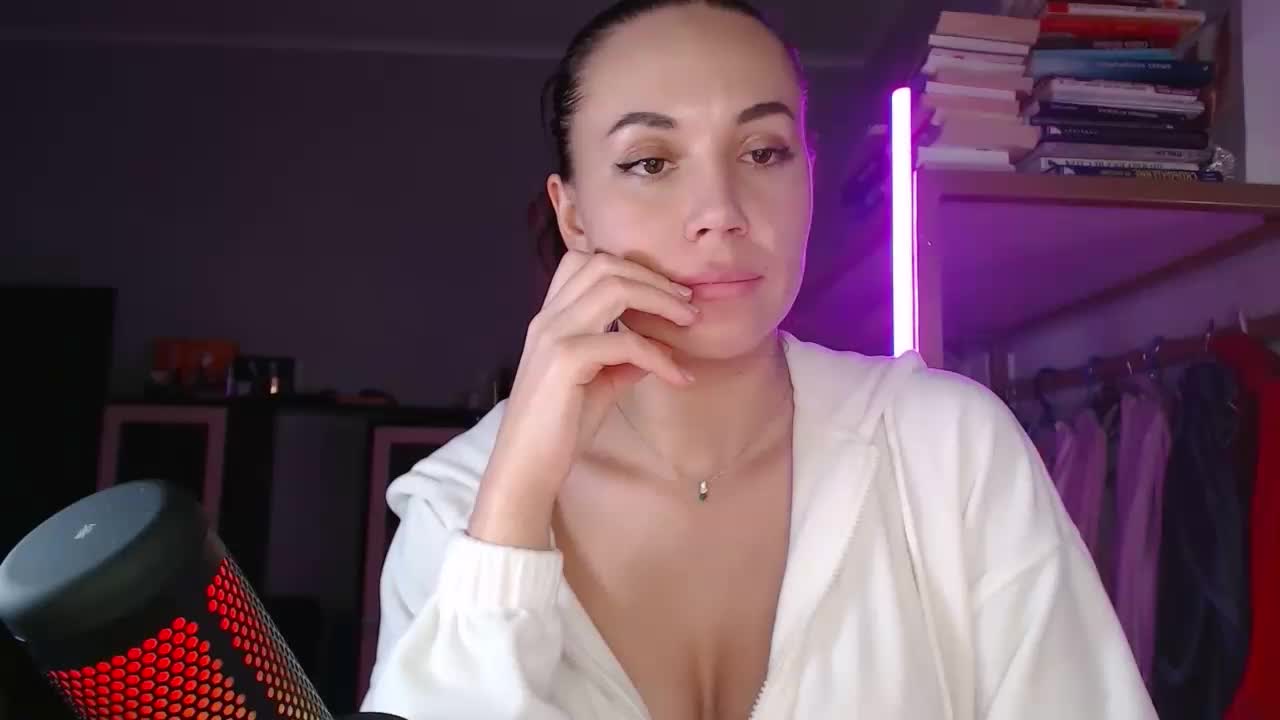 QWEENII Live Sex January 27, 2026