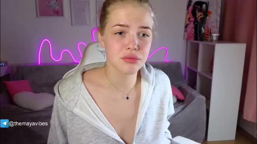 maya_blonde18 Live Sex January 27, 2026