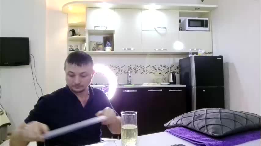 best_ass2000 Live Sex January 28, 2026