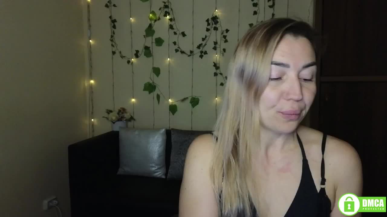 Jullyblondkiss Live Sex January 28, 2026