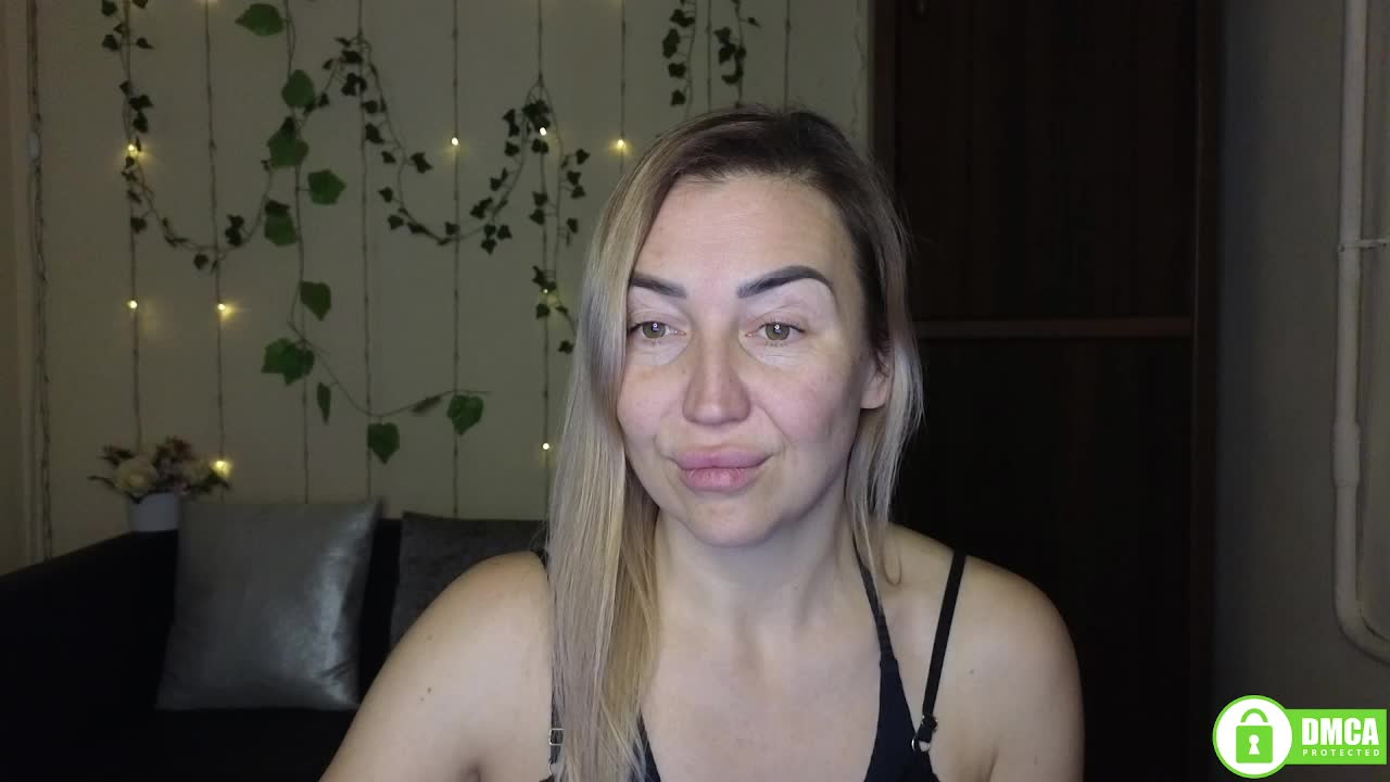 Jullyblondkiss Live Sex January 28, 2026