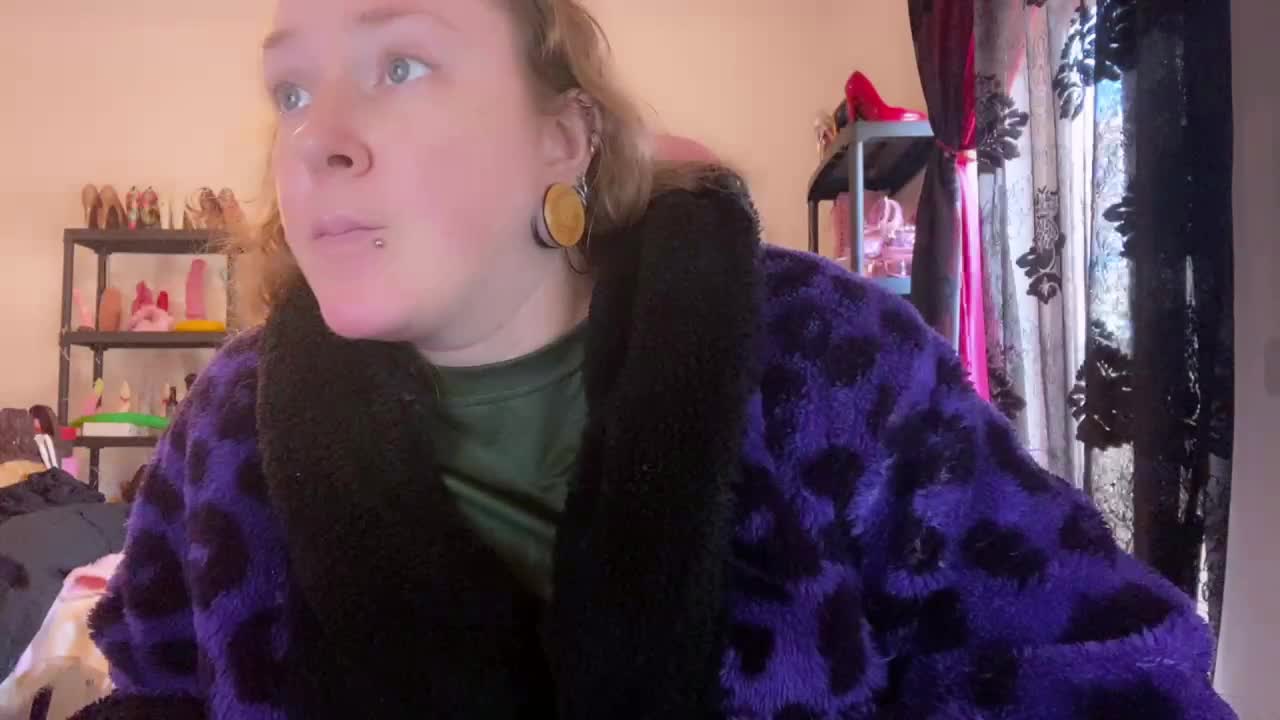 NylonQueen Live Sex January 28, 2026