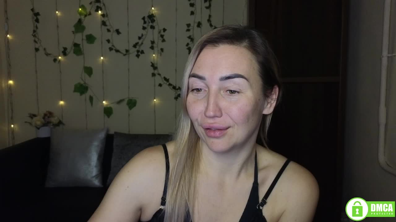 Jullyblondkiss Live Sex January 28, 2026