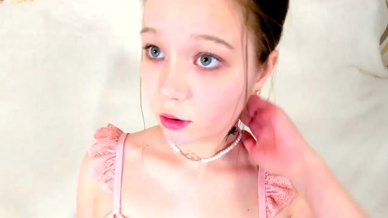 MelMooon Live Sex February 1, 2026