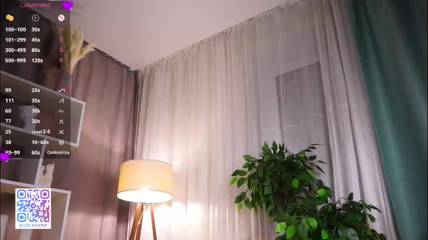 cheekie_breekie Live Sex February 1, 2026