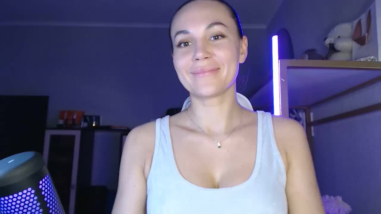 QWEENII Live Sex February 1, 2026