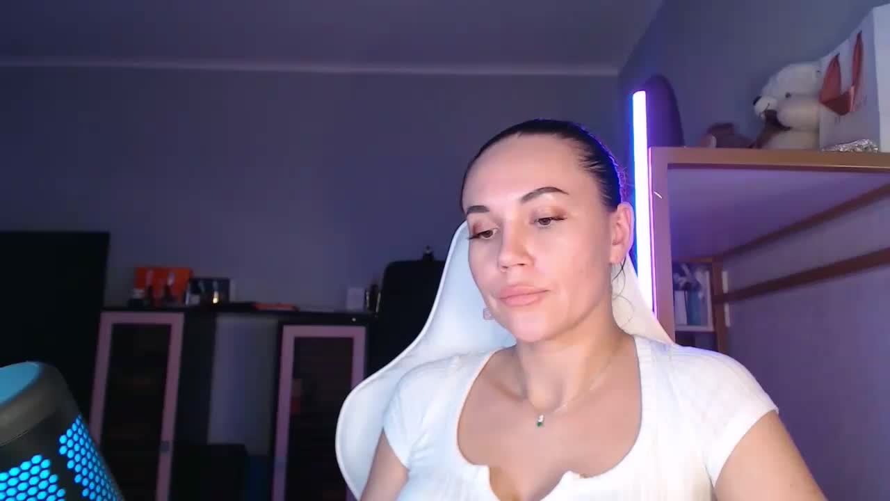 QWEENII Live Sex February 1, 2026