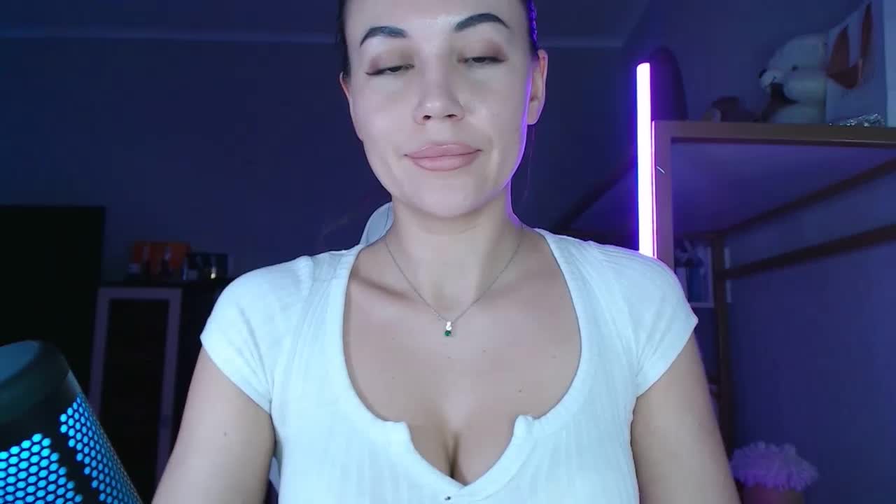 QWEENII Live Sex February 1, 2026