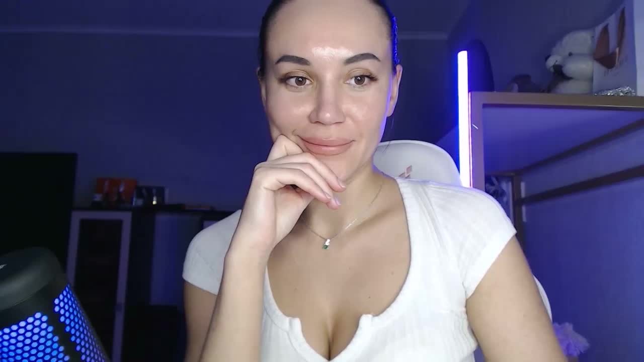 QWEENII Live Sex February 1, 2026