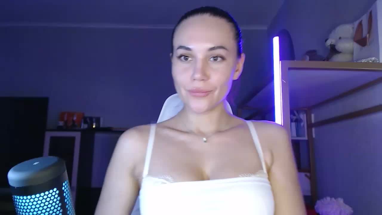 QWEENII Live Sex February 1, 2026