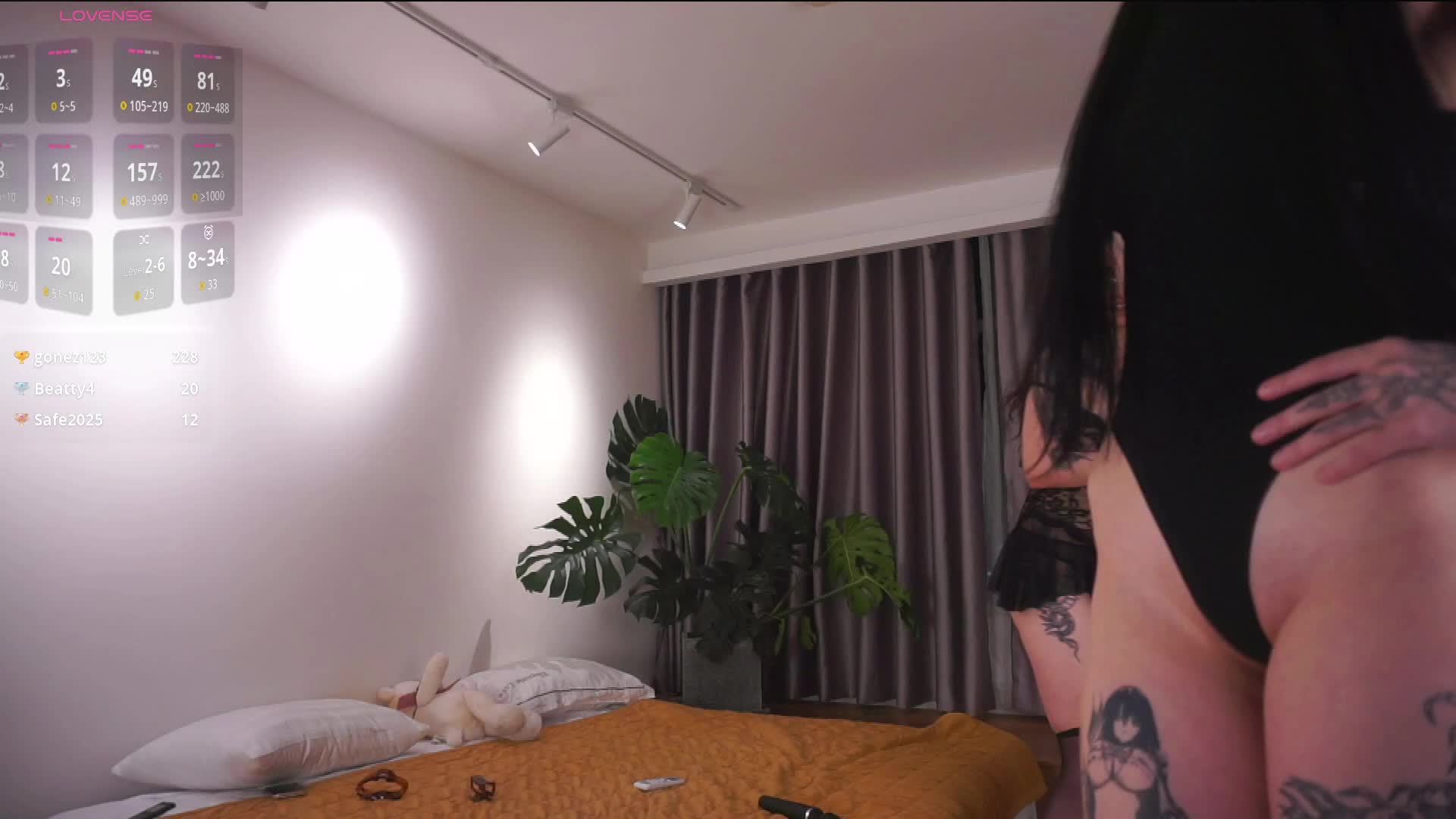 PLUXURY- Live Sex February 1, 2026