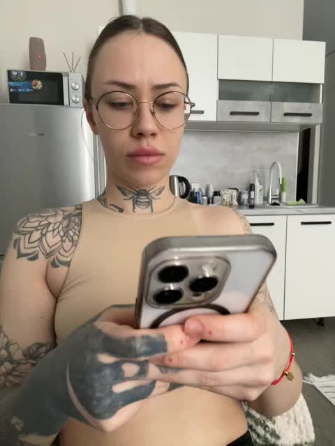 v_-_-_v Live Sex February 1, 2026