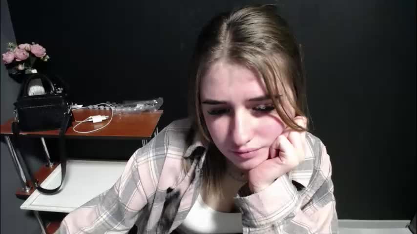 moon_sirennn Live Sex February 4, 2026