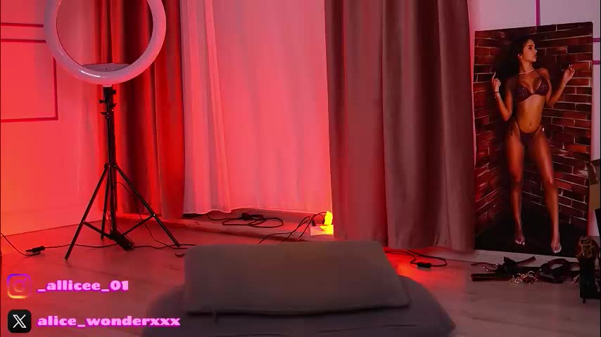 vanessasimon Live Sex February 4, 2026