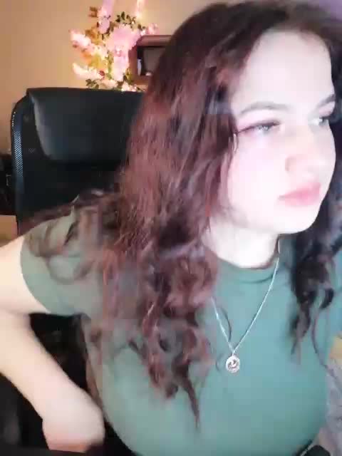 JuliaHesperaks Live Sex February 4, 2026