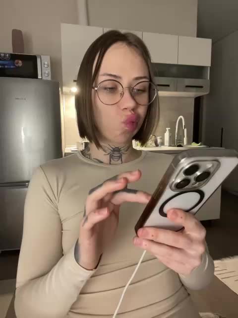 v_-_-_v Live Sex February 5, 2026