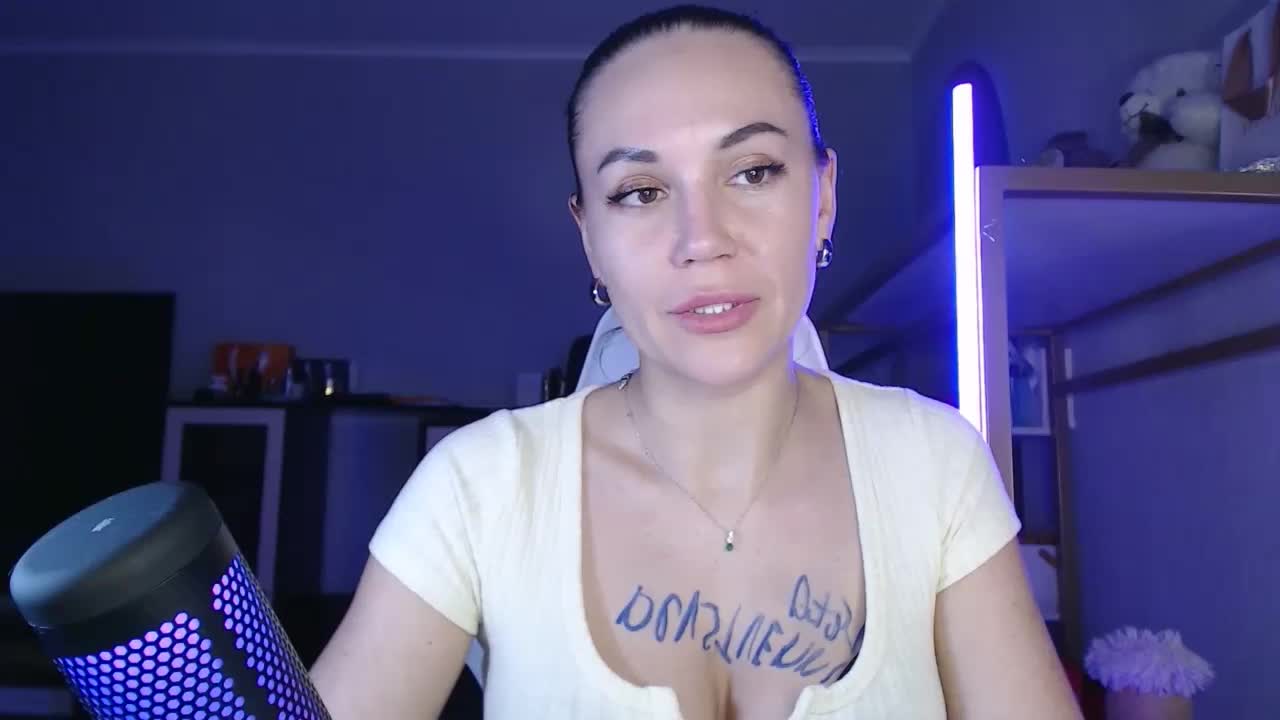 QWEENII Live Sex February 6, 2026