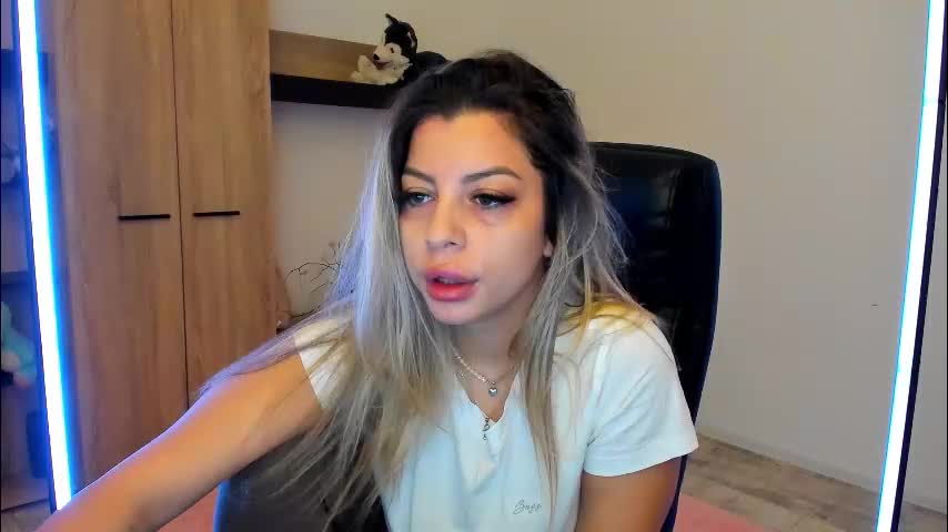 nicole___19 Live Sex February 6, 2026