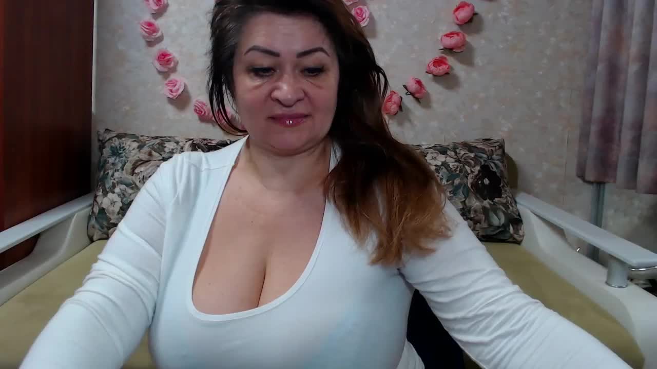 hugenipple Live Sex February 9, 2026