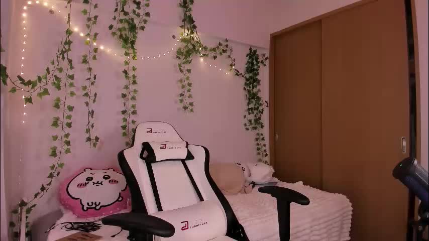 vivian_qwerty Live Sex February 10, 2026