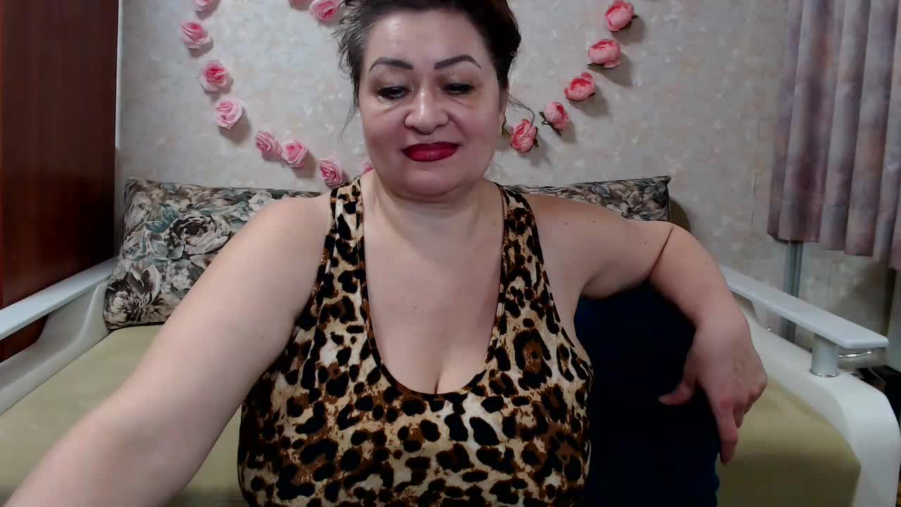 hugenipple Live Sex February 10, 2026