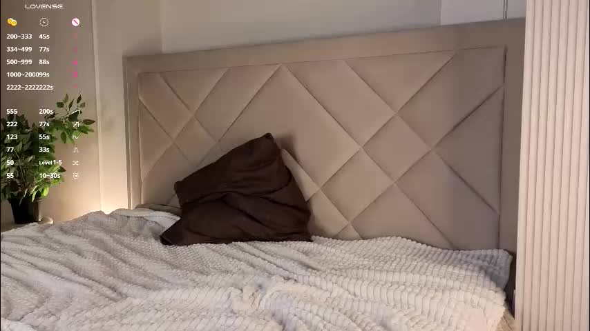 vivi_ennes Live Sex February 11, 2026