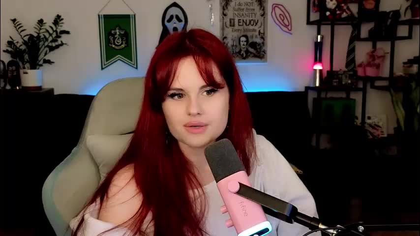 dellacrush_ Live Sex February 11, 2026