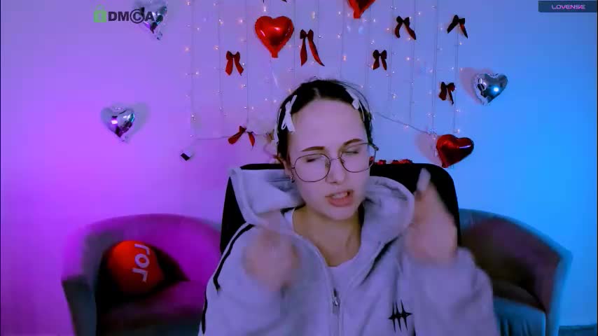 mona_cloud Live Sex February 11, 2026