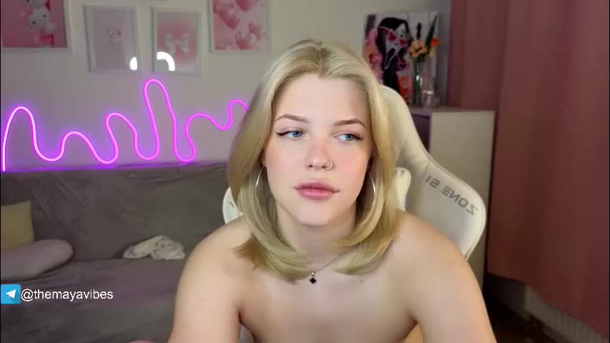 maya_blonde18 Live Sex February 11, 2026