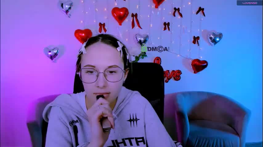 mona_cloud Live Sex February 11, 2026