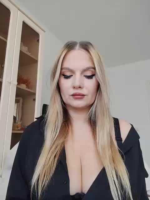 _SKYY_____ Live Sex February 11, 2026
