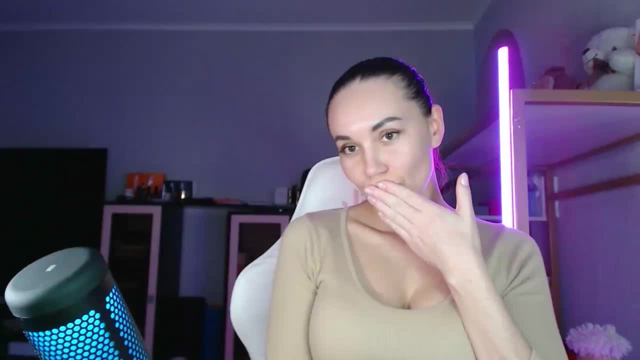 QWEENII Live Sex February 12, 2026