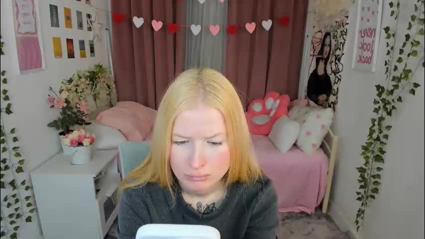 laly_peach Live Sex February 13, 2026