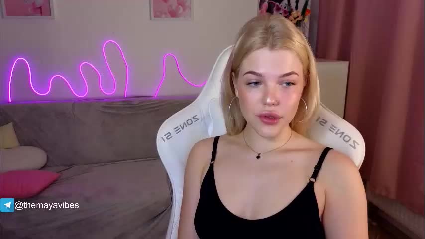 maya_blonde18 Live Sex February 14, 2026