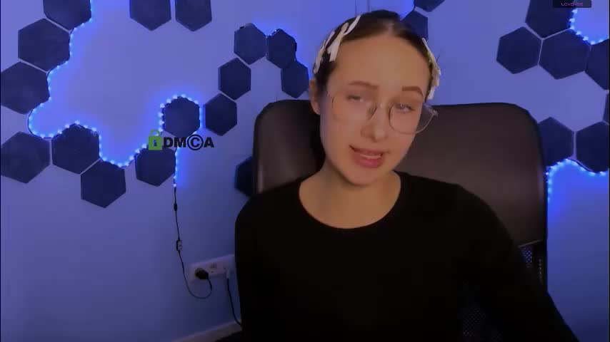 mona_cloud Live Sex February 15, 2026