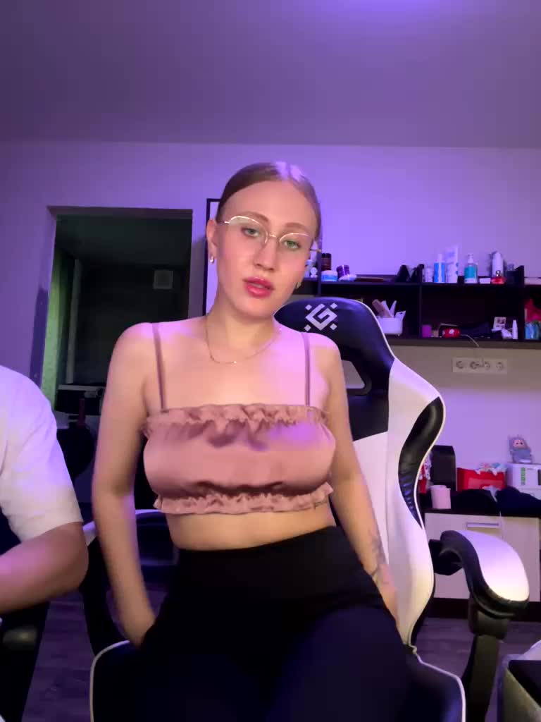 Durnaya_kis Live Sex February 15, 2026