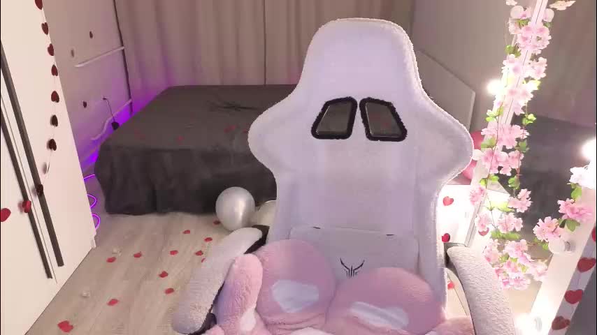 betty__davvis Live Sex February 15, 2026