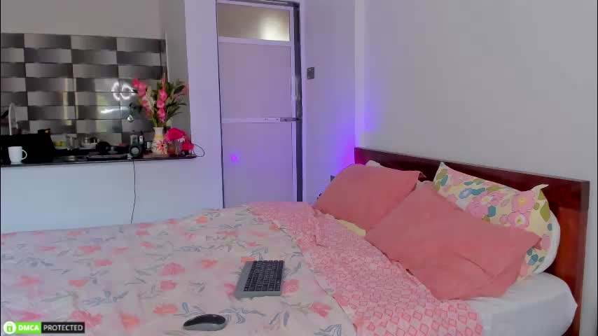 gimmelove77 Live Sex February 15, 2026