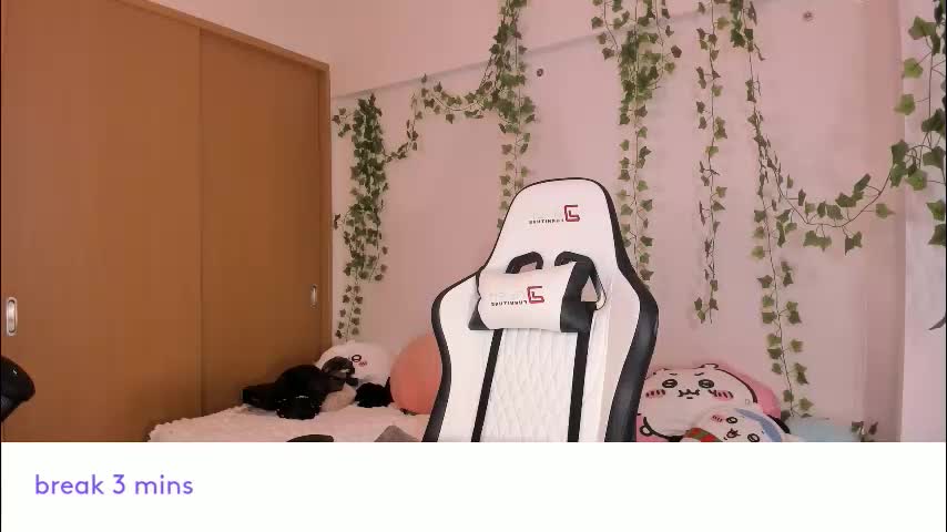 vivian_qwerty Live Sex February 15, 2026