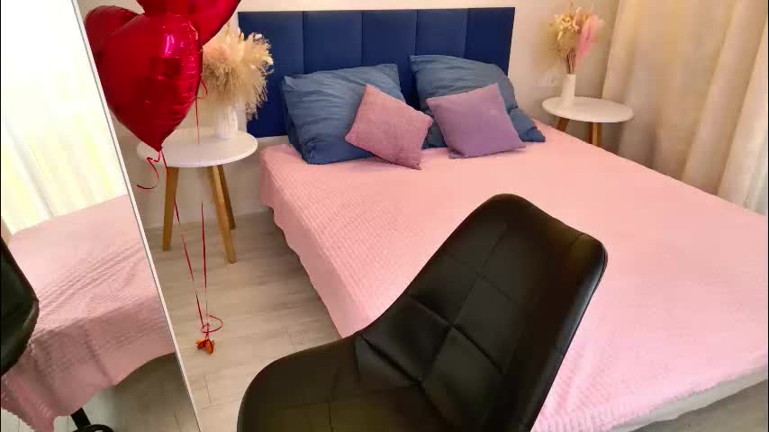 alexis_lovelyy Live Sex February 15, 2026