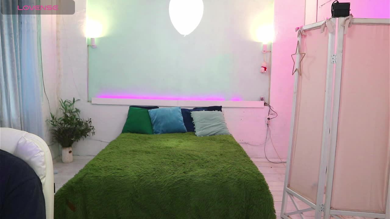 AlisaAleks Live Sex February 16, 2026