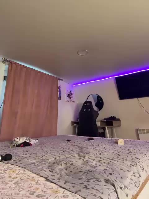 -MaybeBaby- Live Sex February 16, 2026