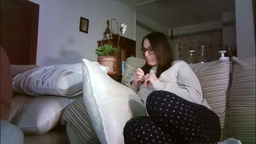 lolahueso Live Sex February 16, 2026