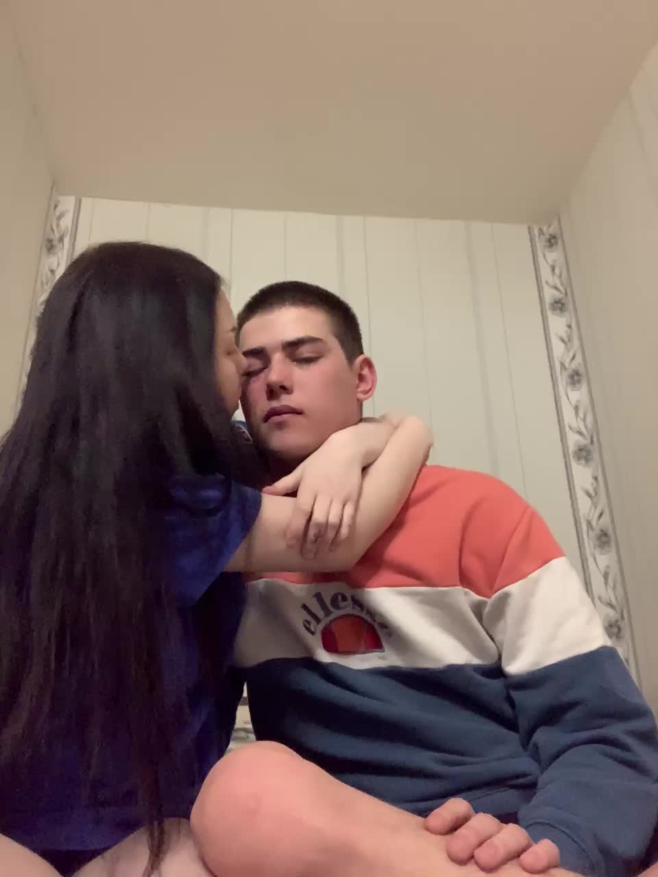 TUYA2 Live Sex February 16, 2026